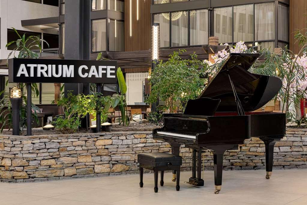 Wd, Hotel Edmonton